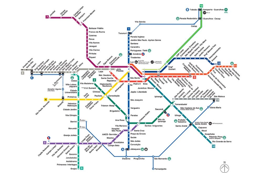 #PraCegoVer audiodescrição resumida: Em fundo branco, mapa do transporte metropolitano de São Paulo (METRÔ). Cada linha do transporte é representada por uma cor, sendo elas: Azul, verde, vermelho, amarelo, lilás, rubi, diamante, esmeralda, turquesa, coral, safira e jade. Junto à cada linha, há o nome de cada uma das estações.