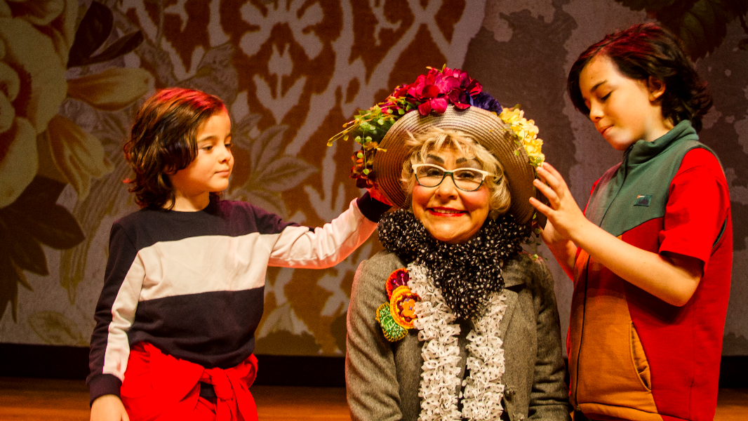 “Voz de Vó” com acessibilidade no Teatro Sesi Sorocaba